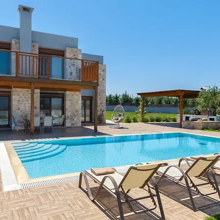 Vilă Sperveri Enalio - Heated Pool