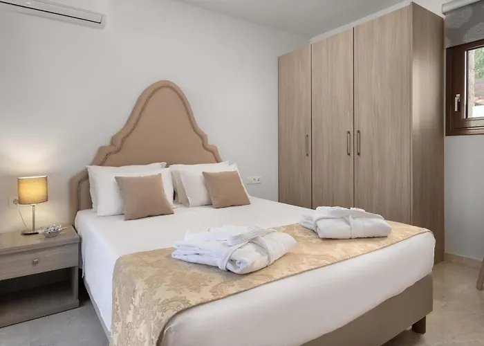 Vila Sperveri Enalio - Heated Pool